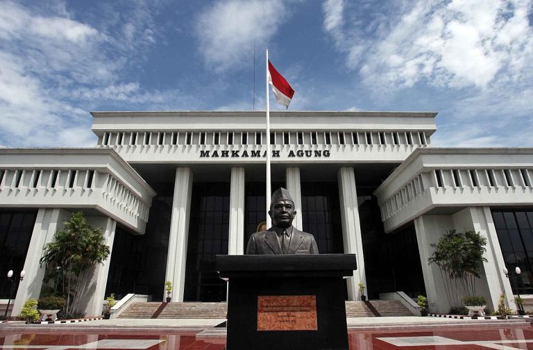 1200px Mahkamah Agung Building